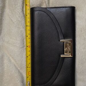 Kate Spade Black Pebble Grain Gold Tone Clasp Miro Street Wallet